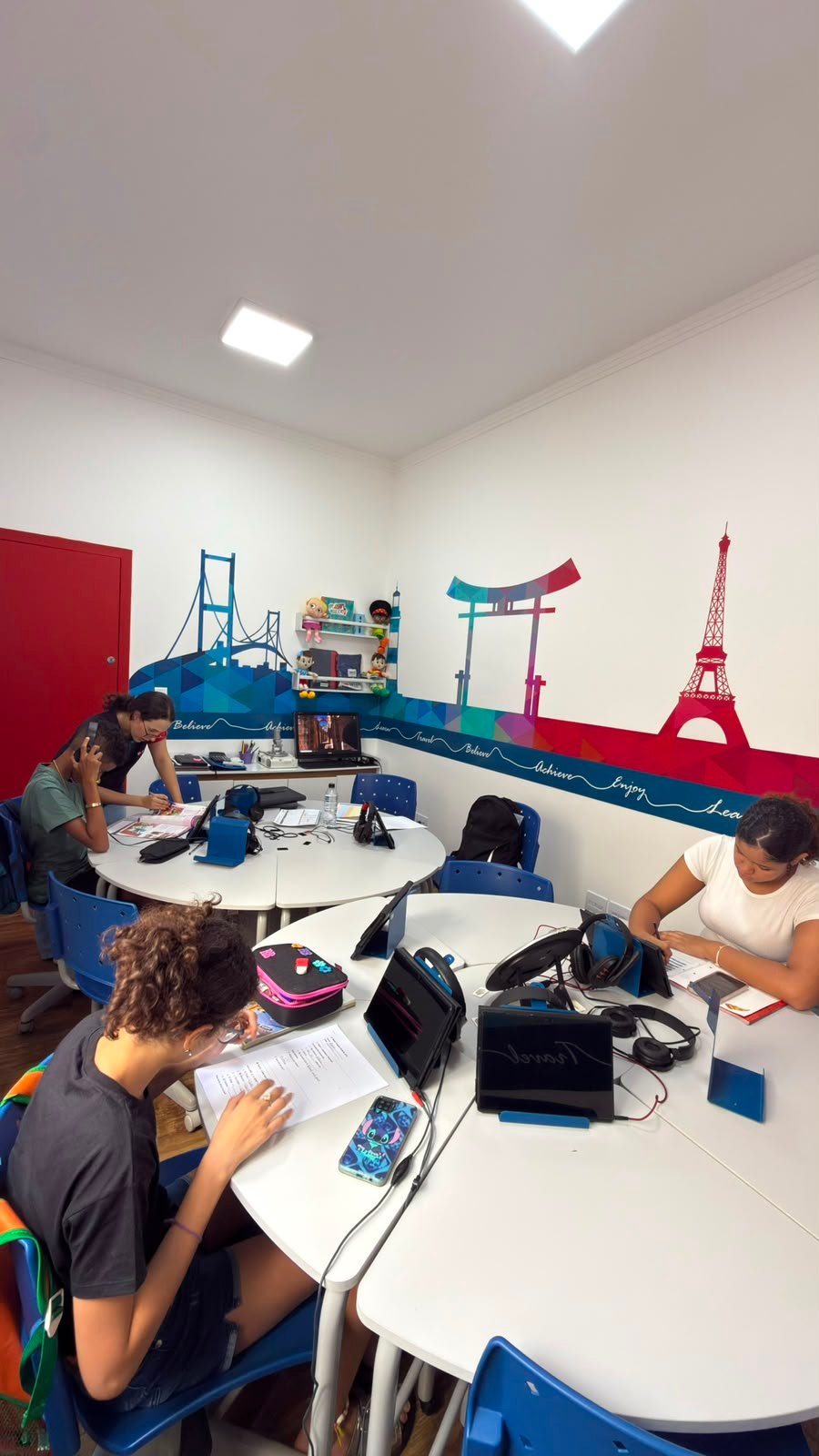 Alunos em aula na Net Mídia Cursos